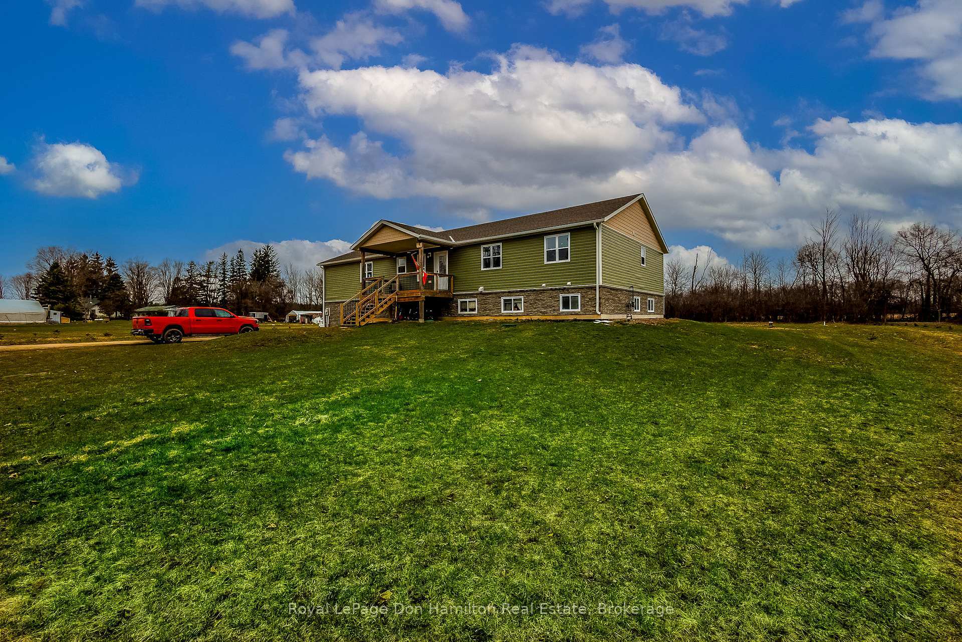 Property Photo: 336 Turnberry Street ON N0G 2W0