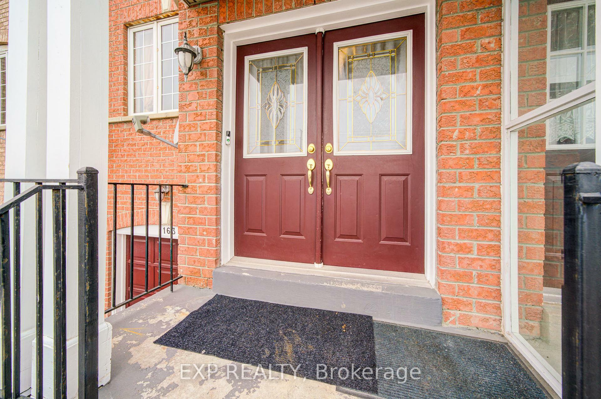 Property Photo: 163 Sassafras Circle ON L4J 8M6