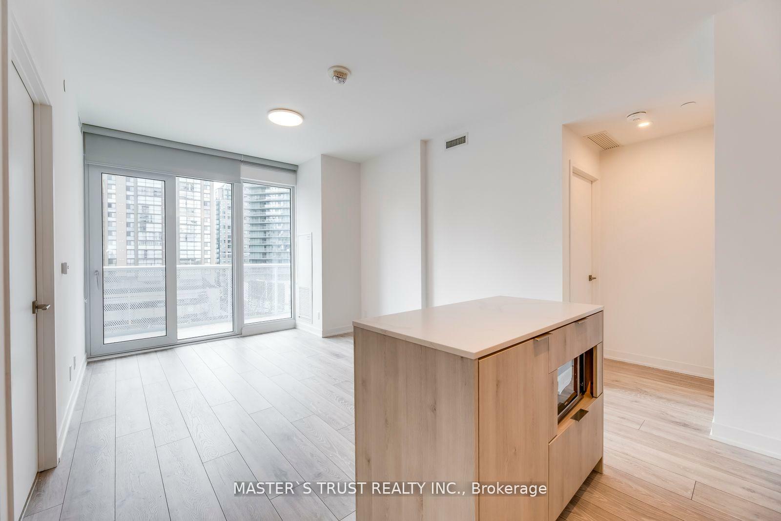 Property Photo: 15 Holmes Avenue 504 ON M2N 4L8