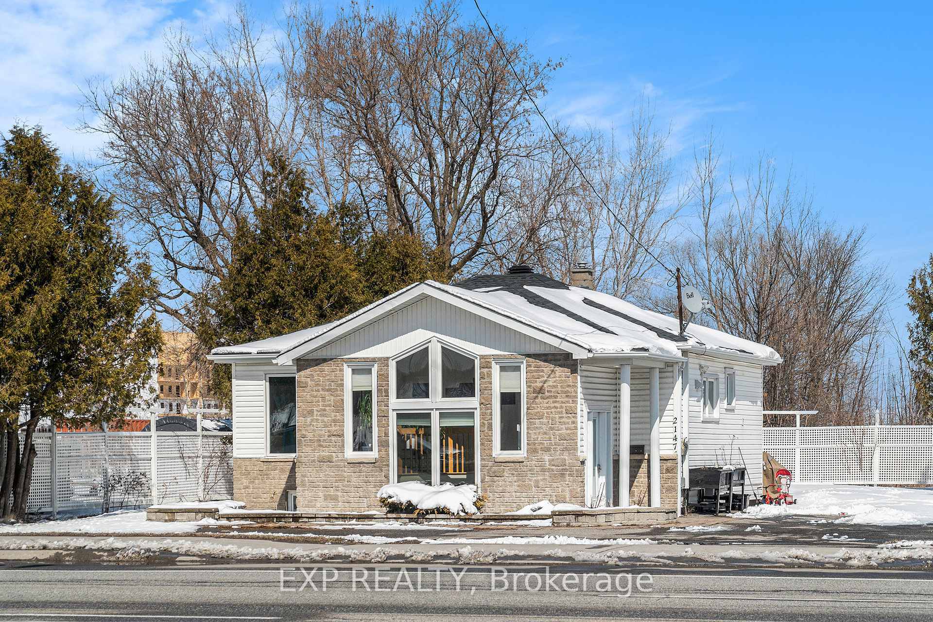 Property Photo: 2147 Mer Bleue Road ON K4A 3T9