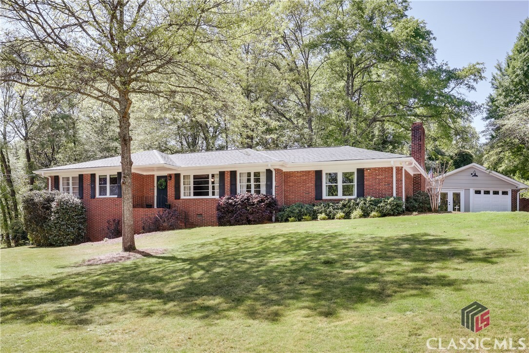 Property Photo: 1410 Ivywood Drive GA 30606