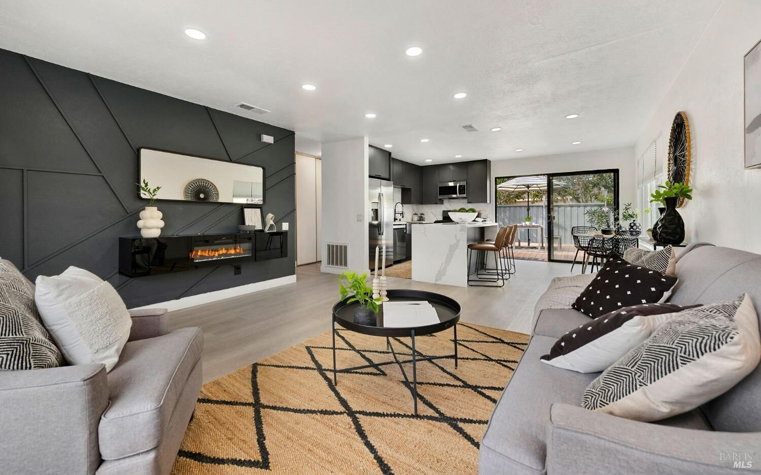 Property Photo:  8401 Lakewood Avenue  CA 94931 