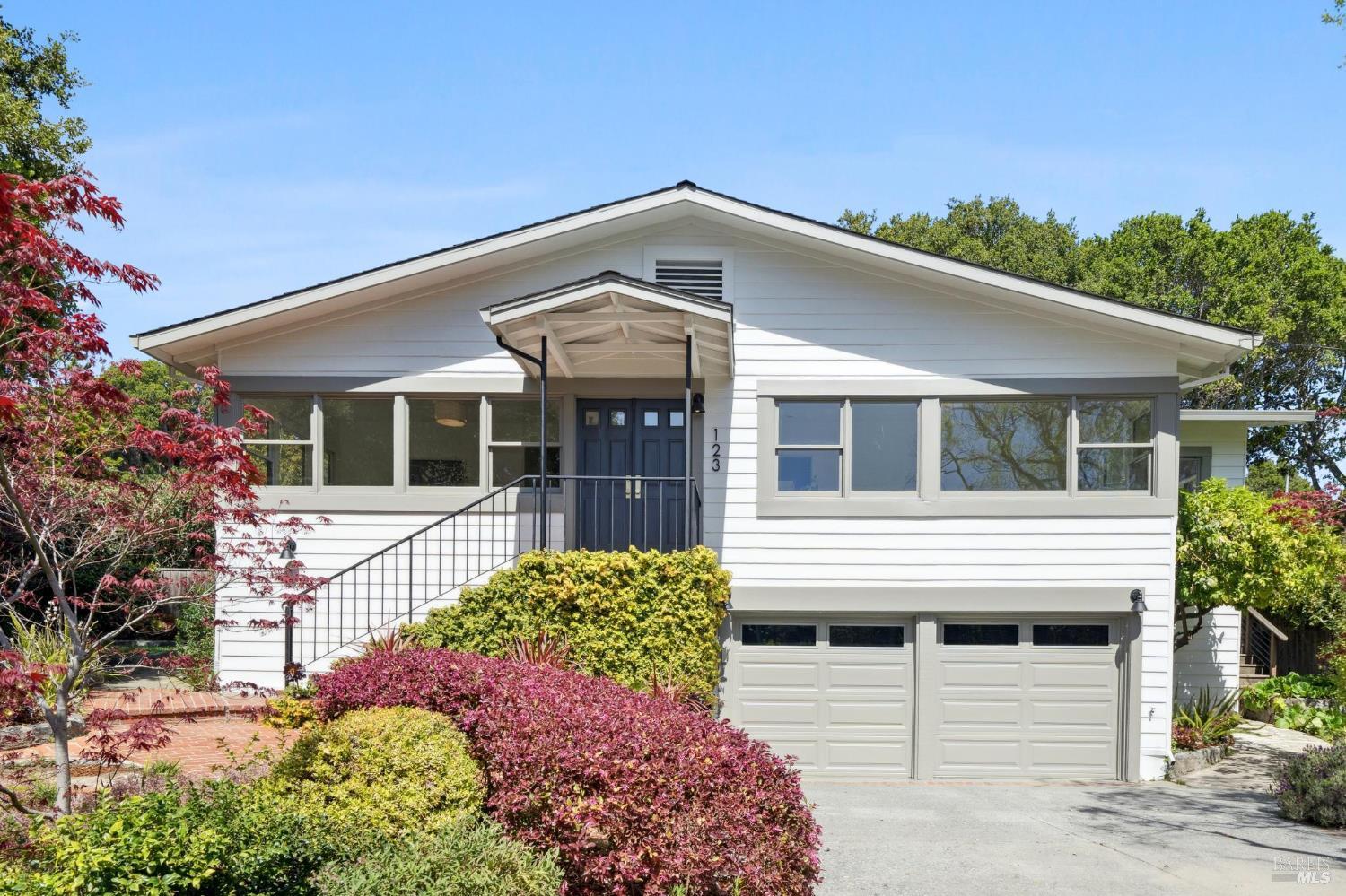 Property Photo: 123 Oak Drive CA 94901