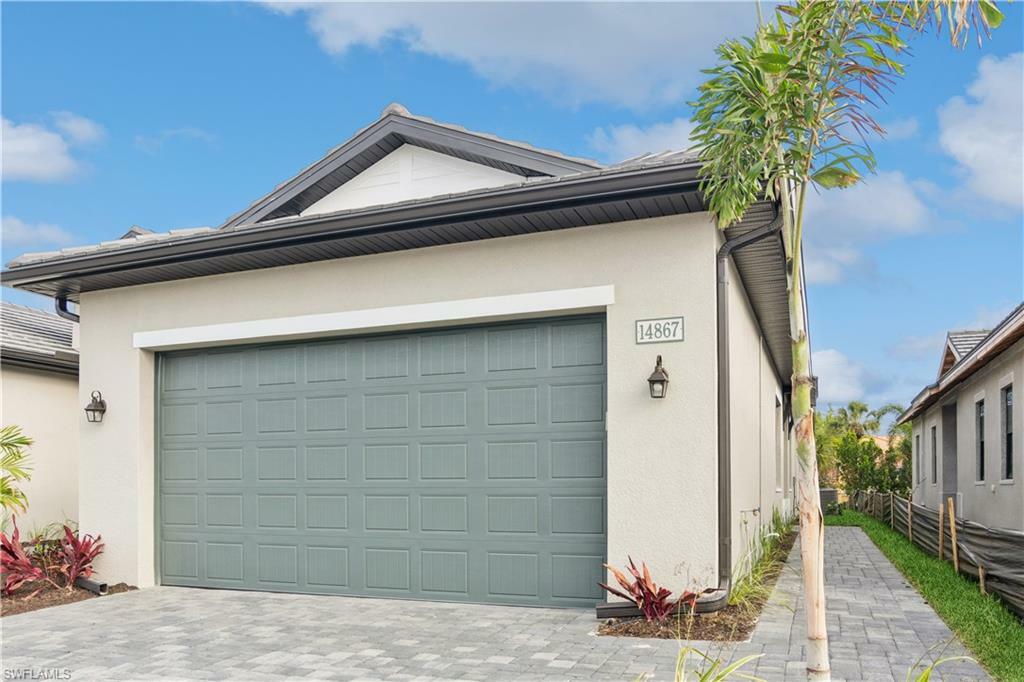 Property Photo: 14867 Loggerhead Dr FL 34120