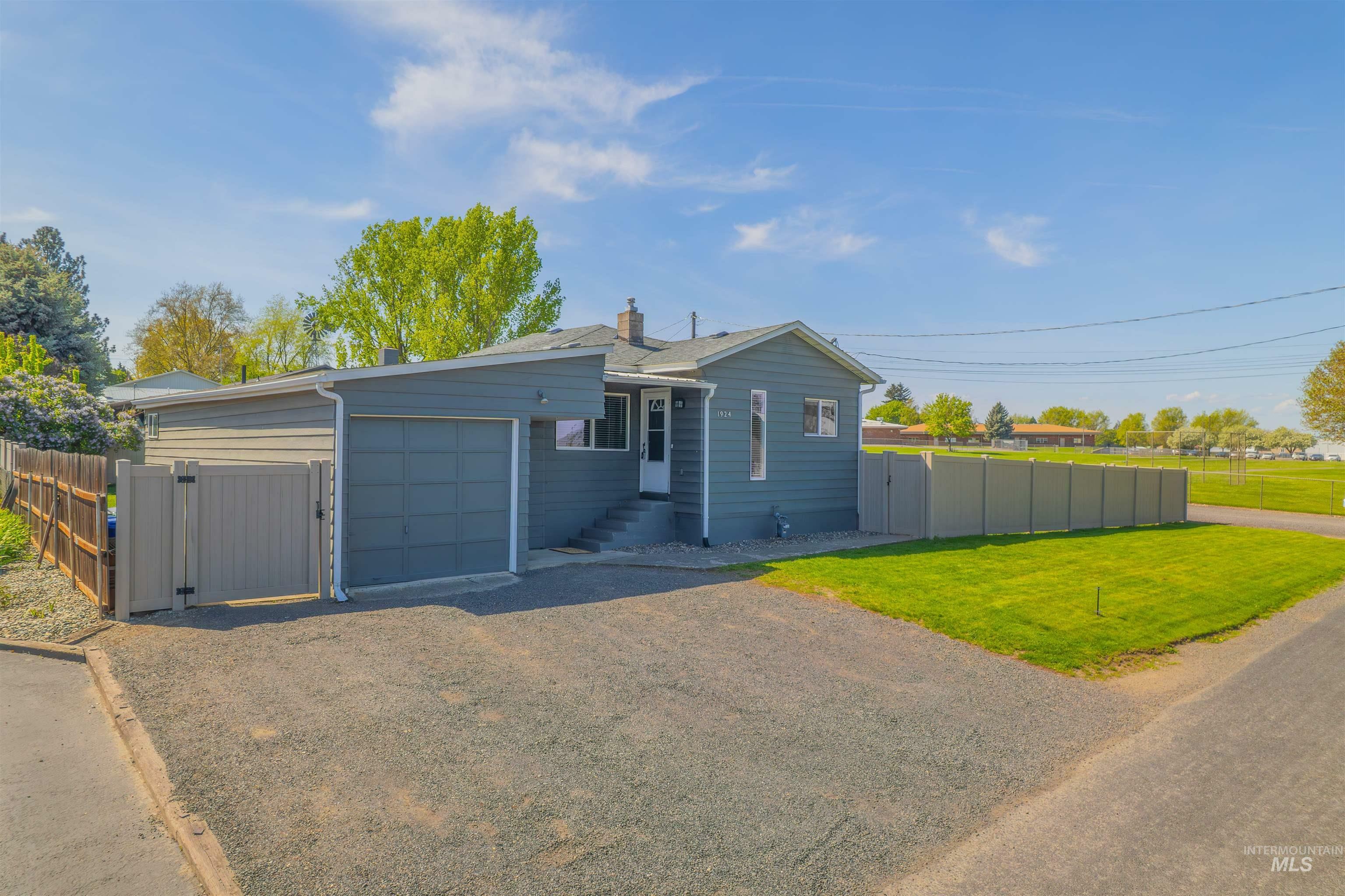 Property Photo: 1924 Cedar Avenue ID 83501