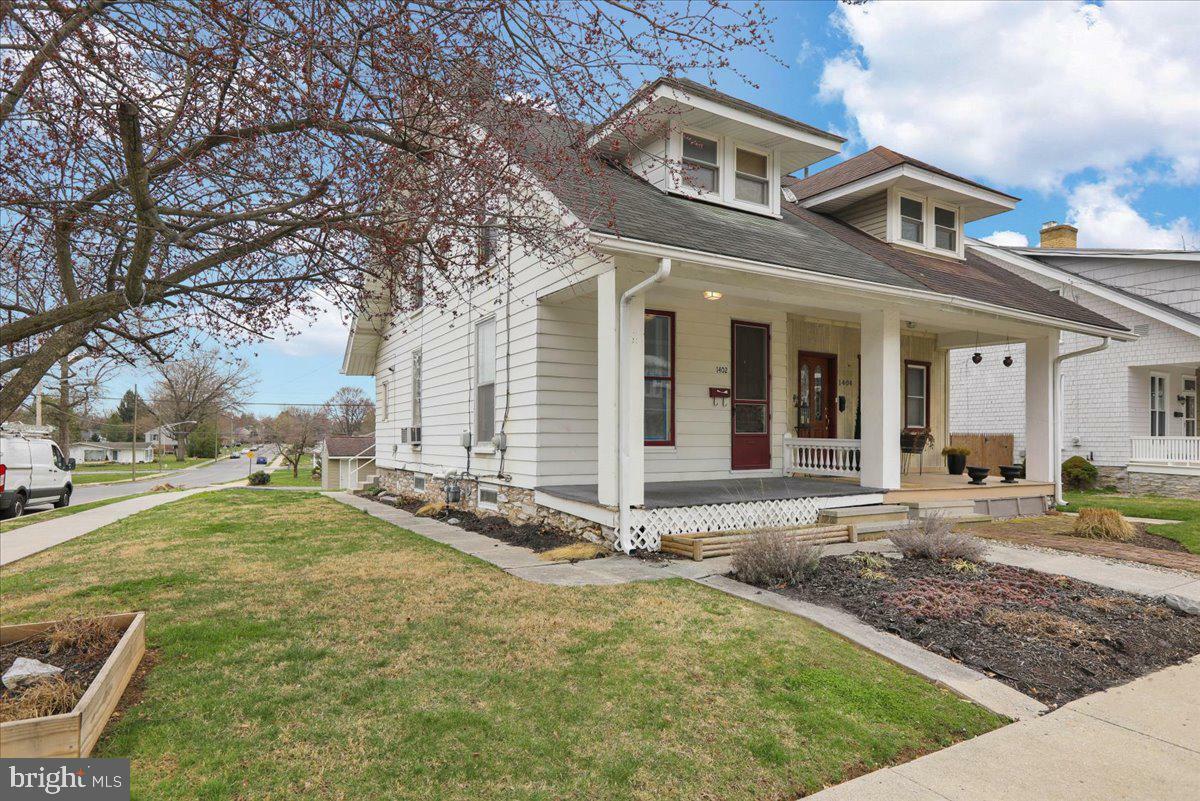 Property Photo: 1402 Elm Street PA 17042