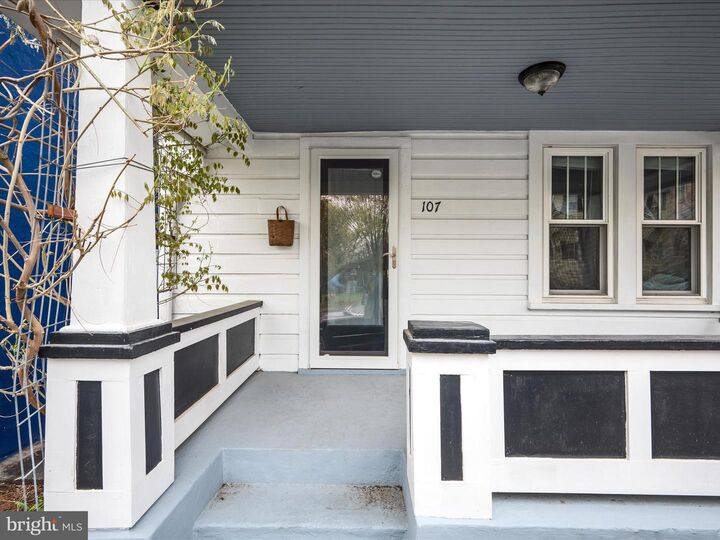 Property Photo: 107 E Monmouth Street VA 22601