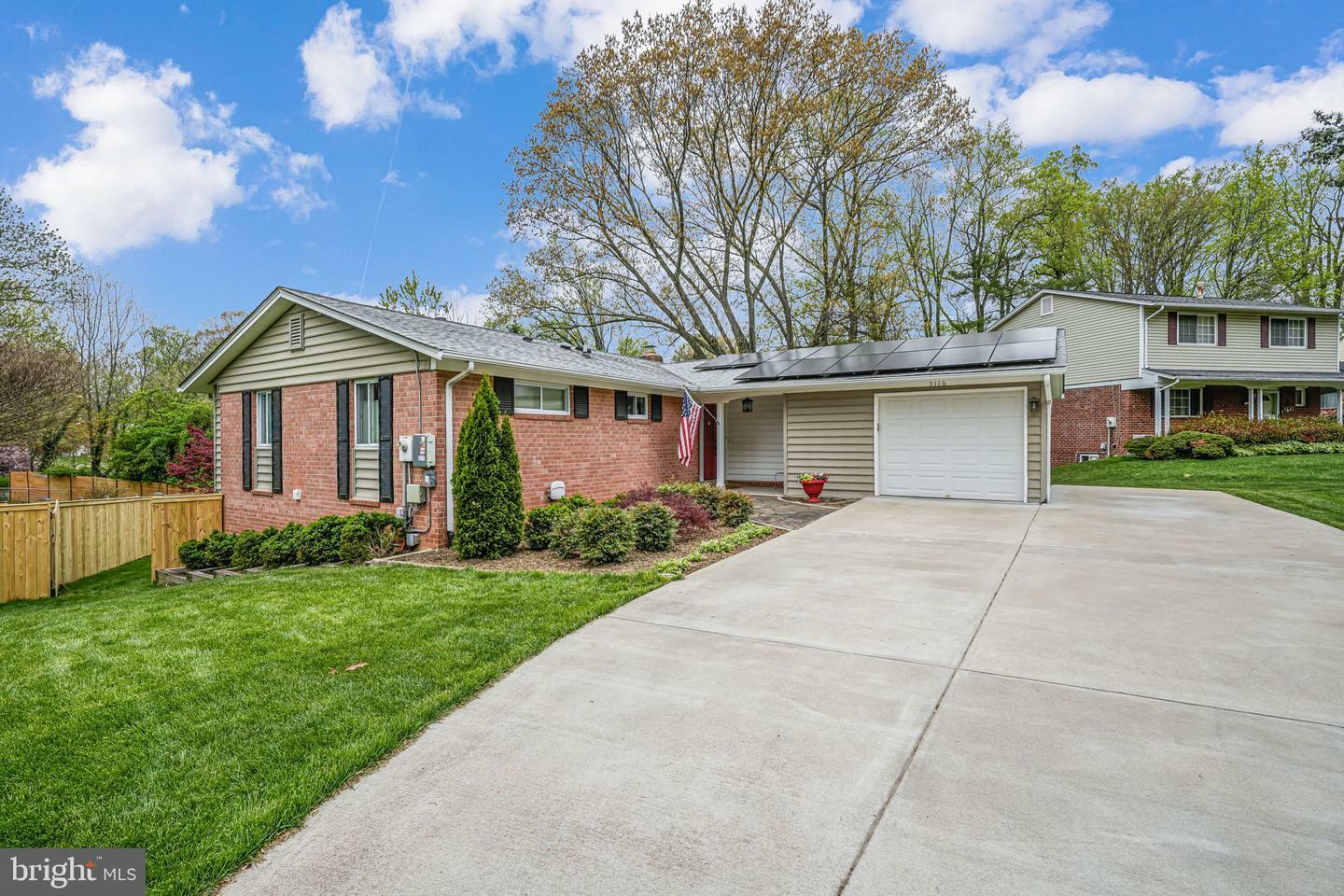 Property Photo: 5116 Thackery Court VA 22032