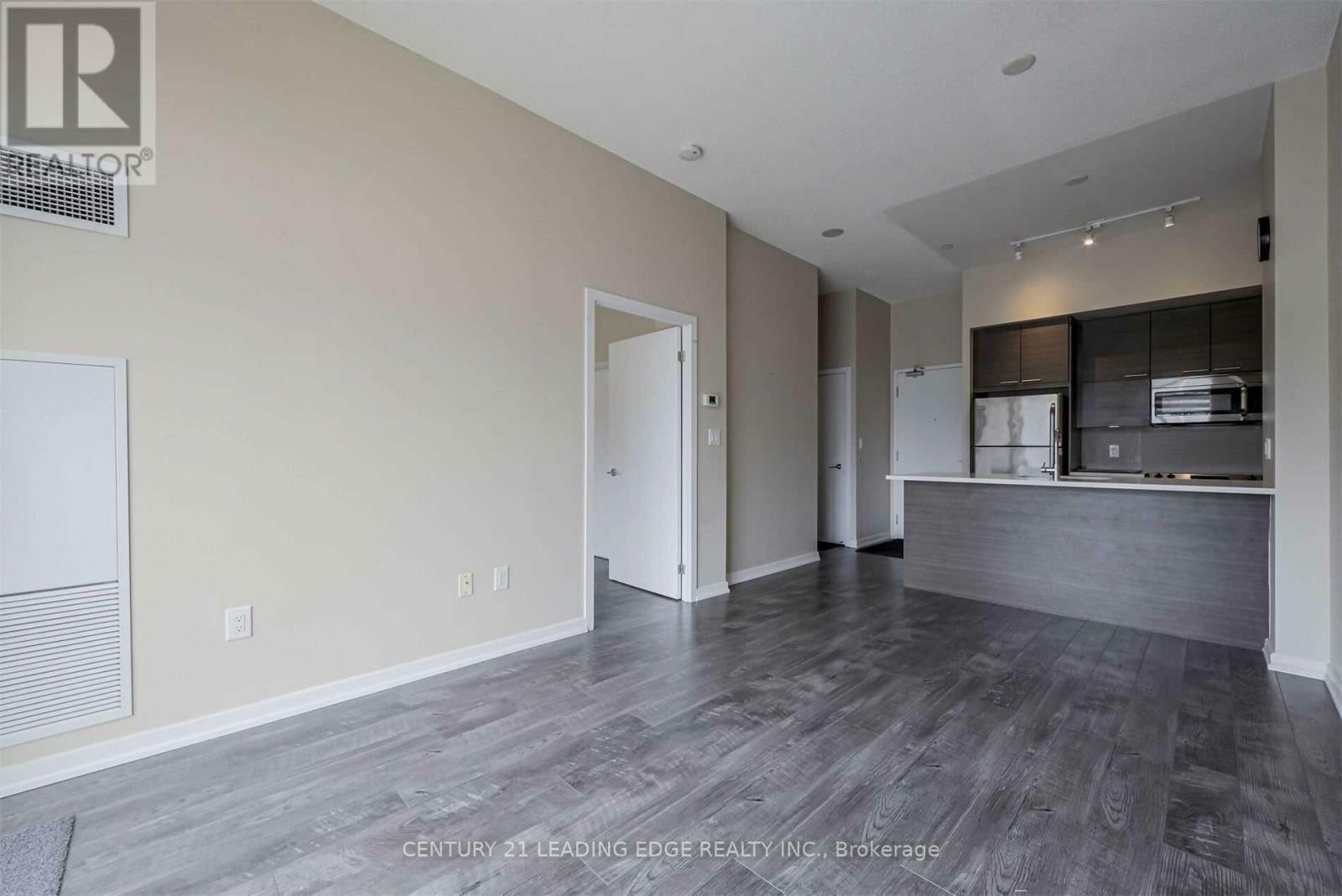 Property Photo: 66 Forest Manor Road G07 ON M2J 0B7