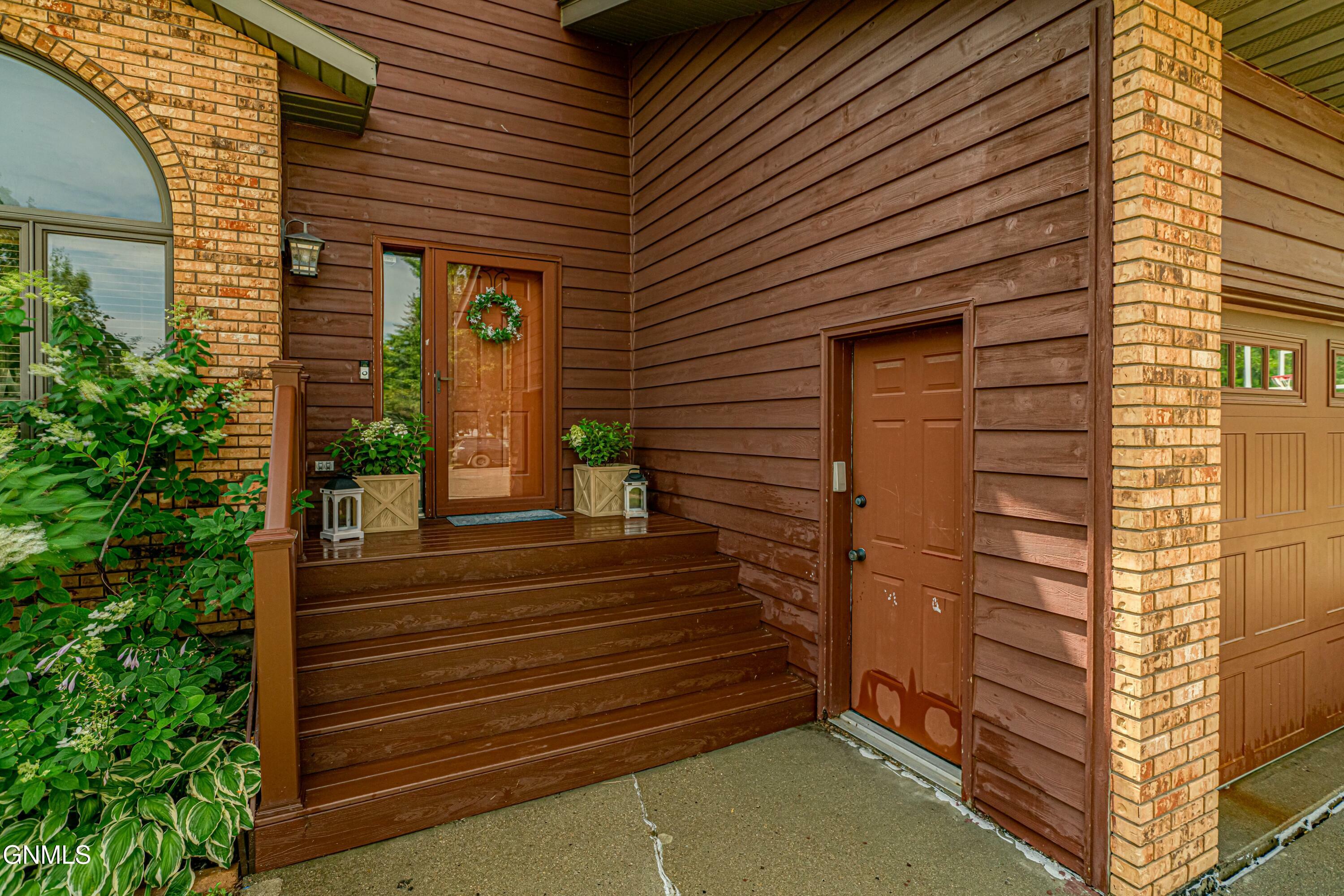 Property Photo: 1739 Country West Road ND 58503