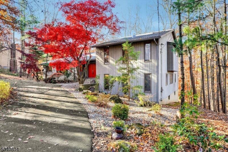 Property Photo:  81 Joan Drive  NJ 07069 