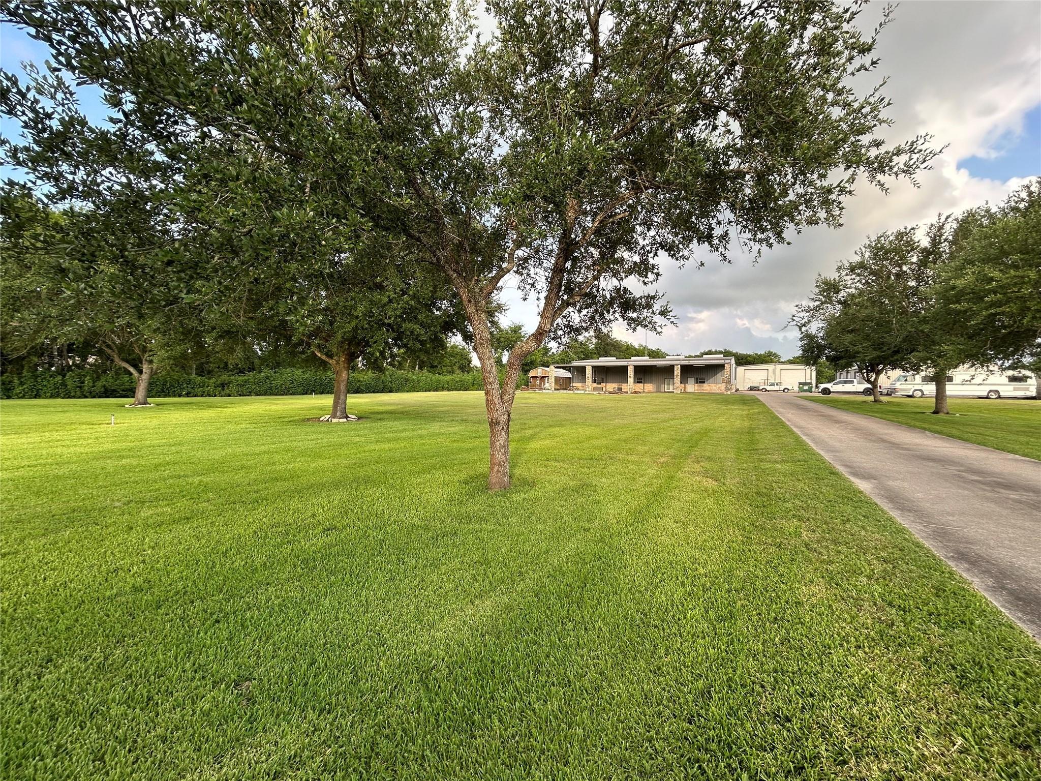 Property Photo: 7301 Pearson Road TX 77517