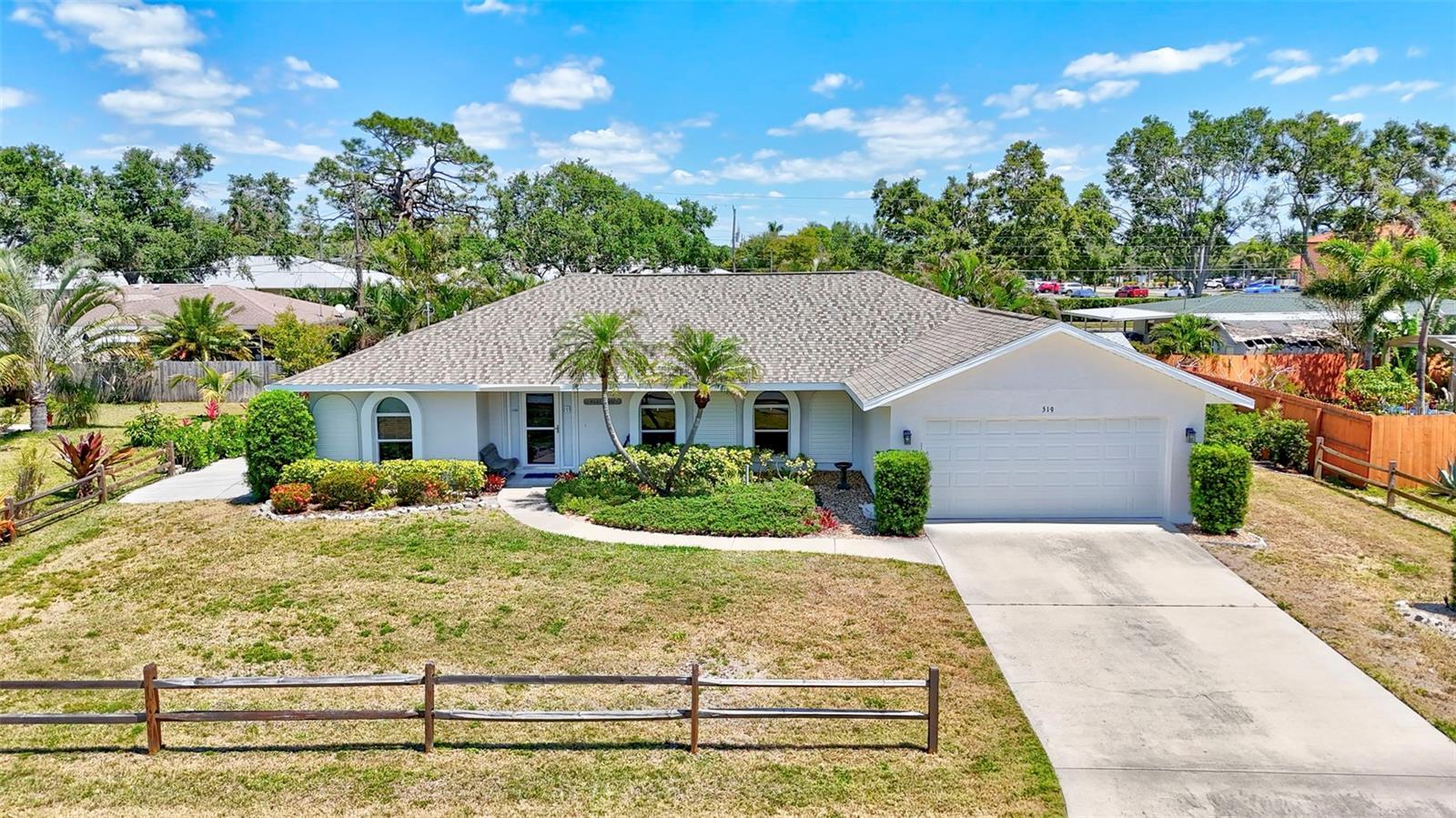 Property Photo: 519 Bayview Avenue FL 34229