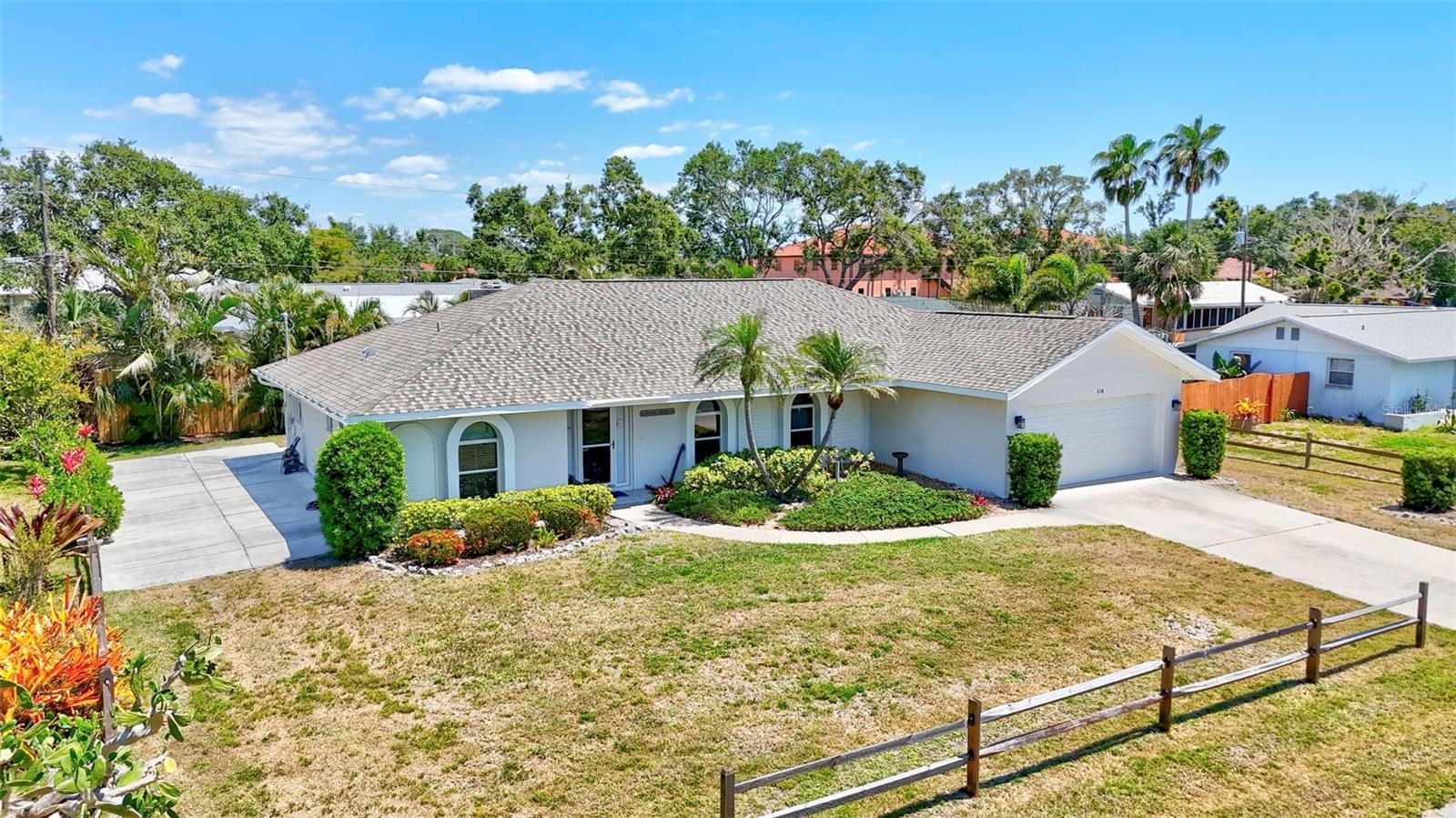 Property Photo: 519 Bayview Avenue FL 34229