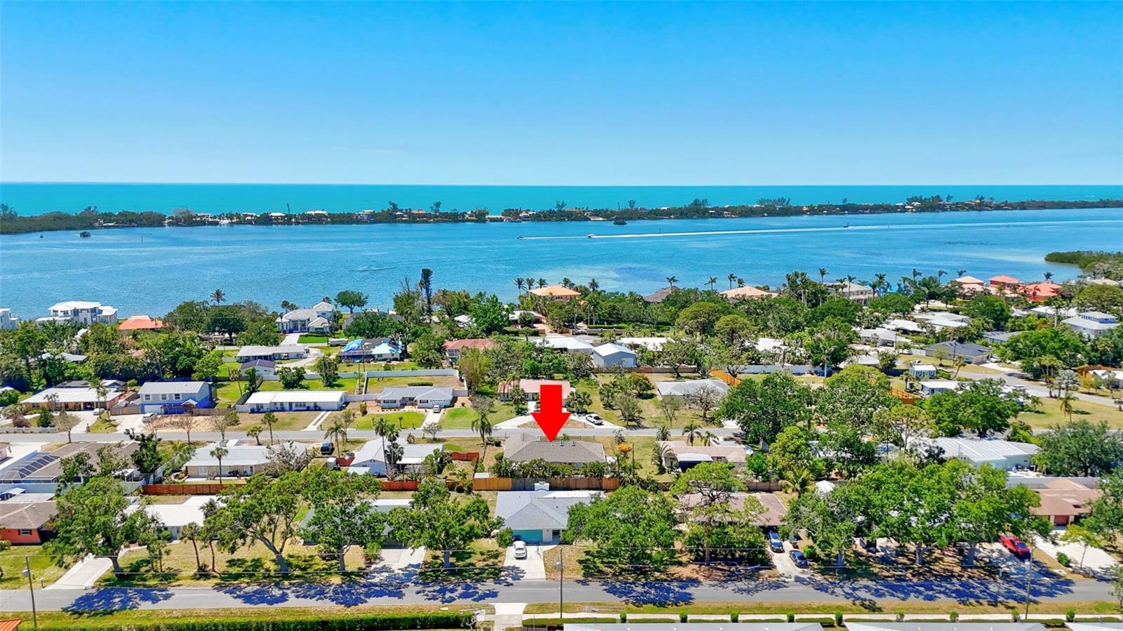 Property Photo: 519 Bayview Avenue FL 34229
