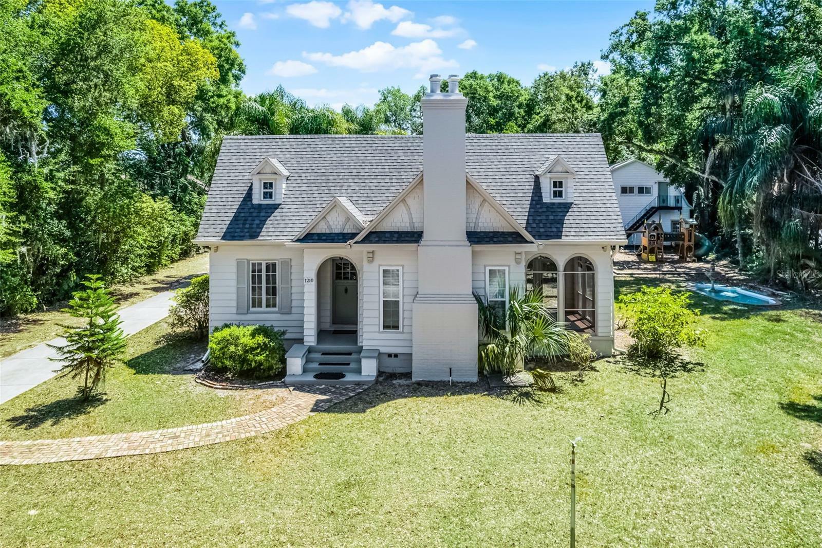 Property Photo: 1210 S Clayton Street FL 32757