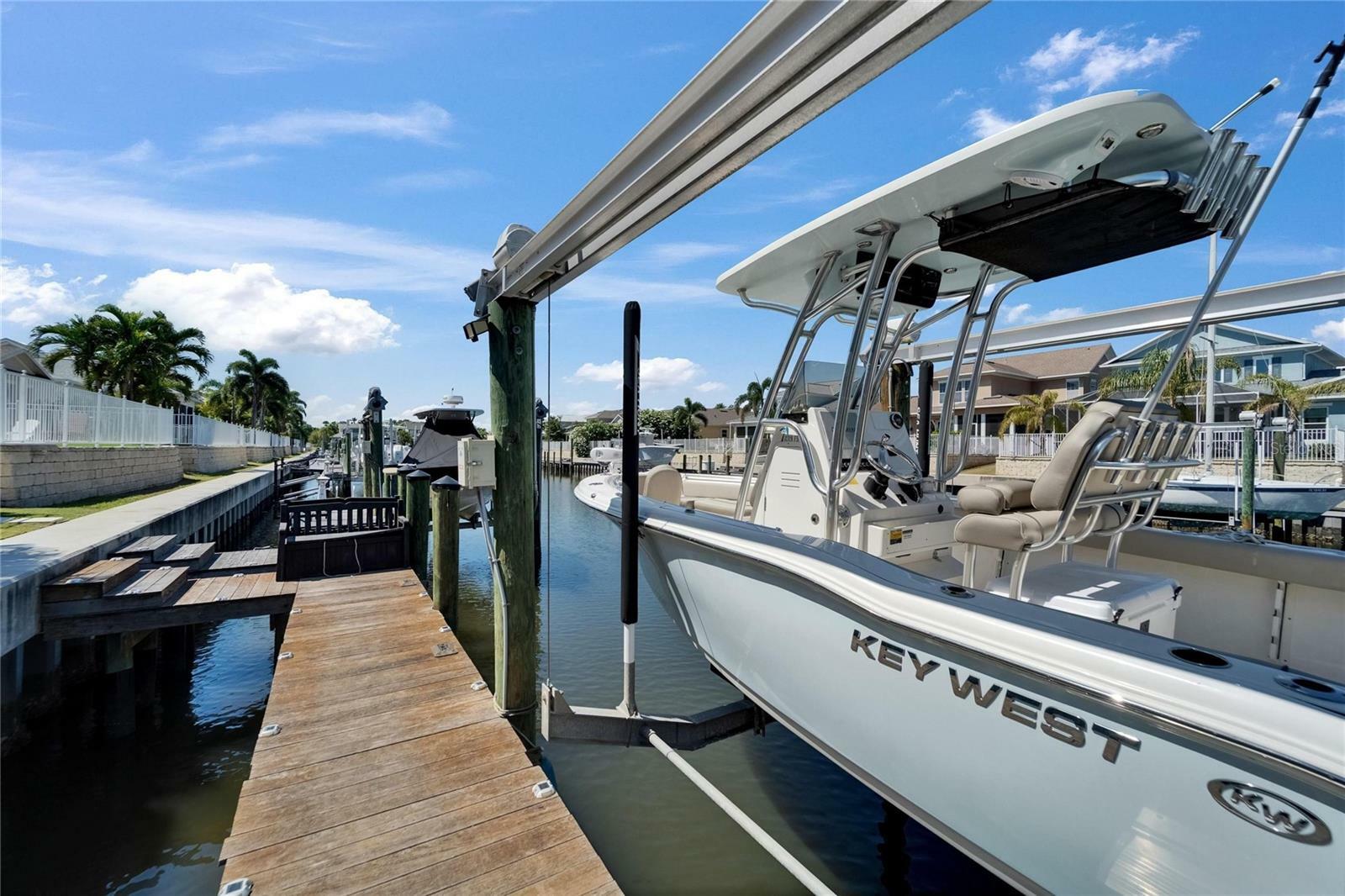 Property Photo: 426 Islebay Drive FL 33572