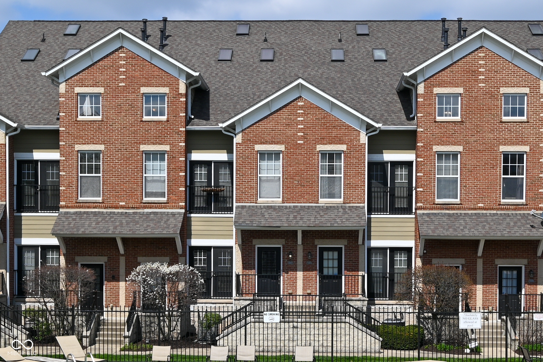 1053 Reserve Way  Indianapolis IN 46220 photo