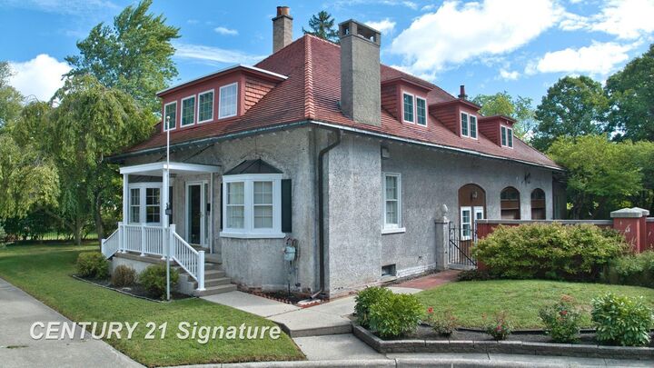 Property Photo: 105 Parkwood Court MI 48706