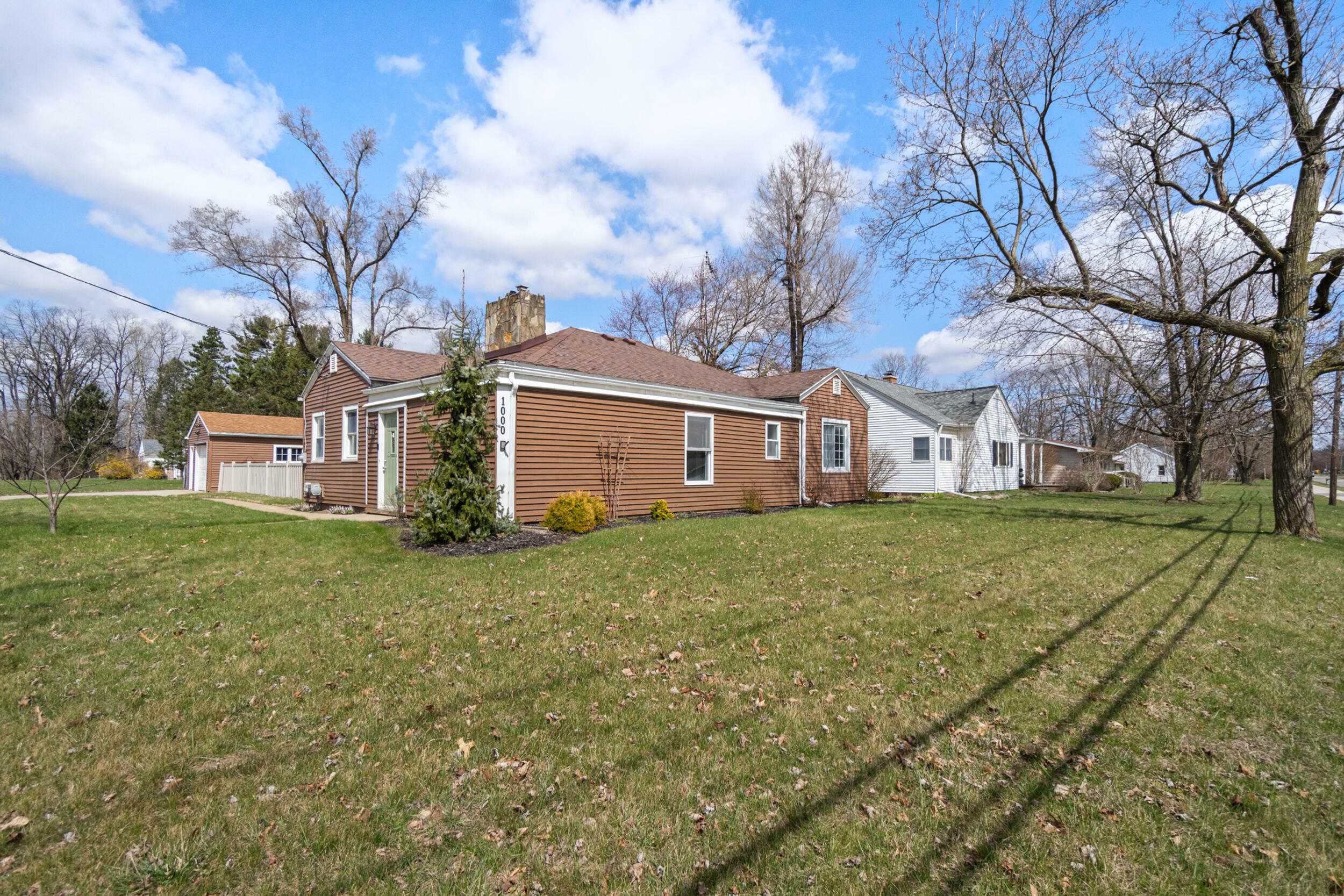 1000 E McDevitt Avenue  Jackson MI 49203 photo