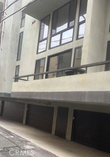 Property Photo: 1007 S Catalina Avenue 107 CA 90277