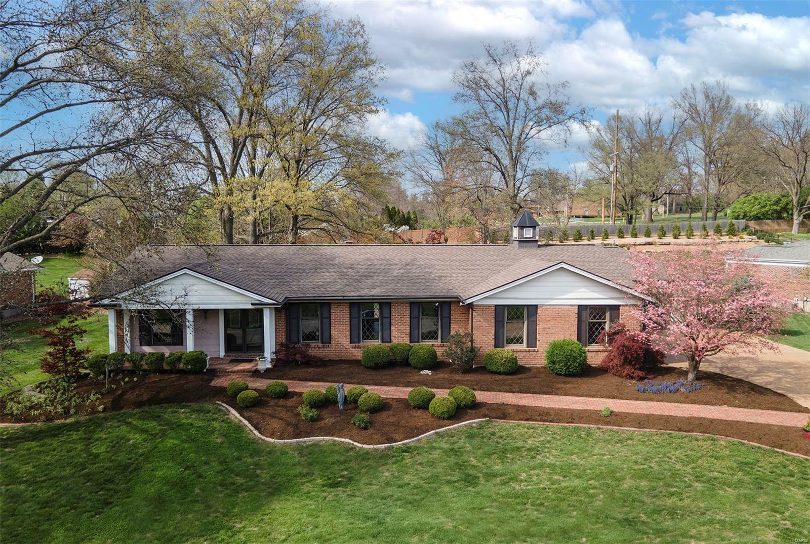 12459 Royal Manor Drive  St Louis MO 63141 photo