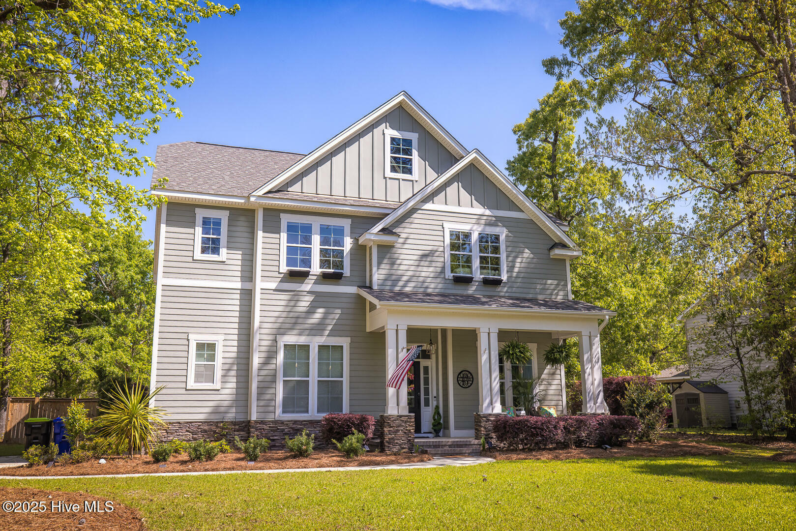 Property Photo: 606 Center Drive NC 28443