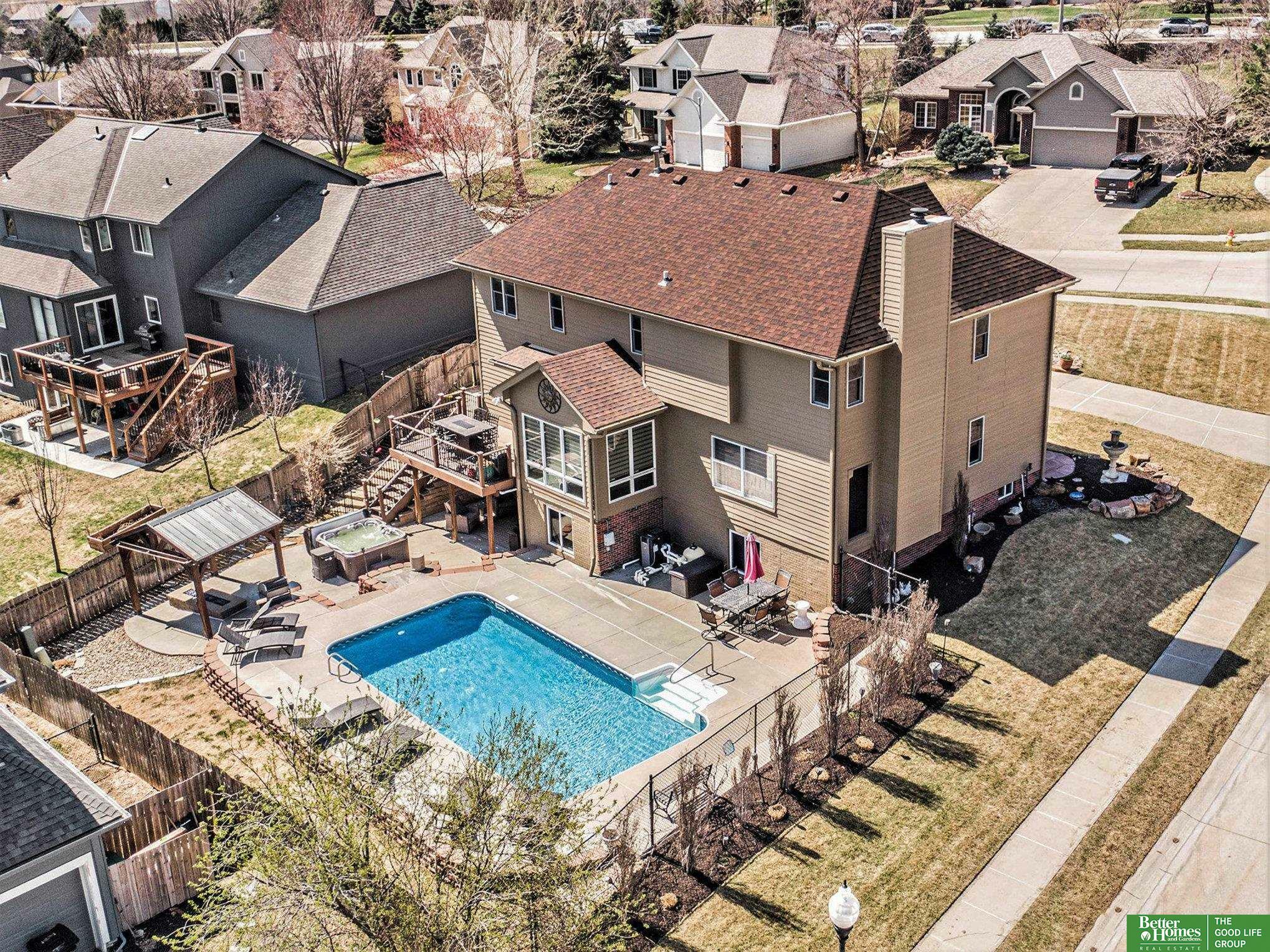 Property Photo: 1501 S 179th Avenue NE 68130
