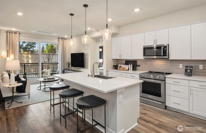 Property Photo:  6901 NE 184th Lane 403  WA 98028 