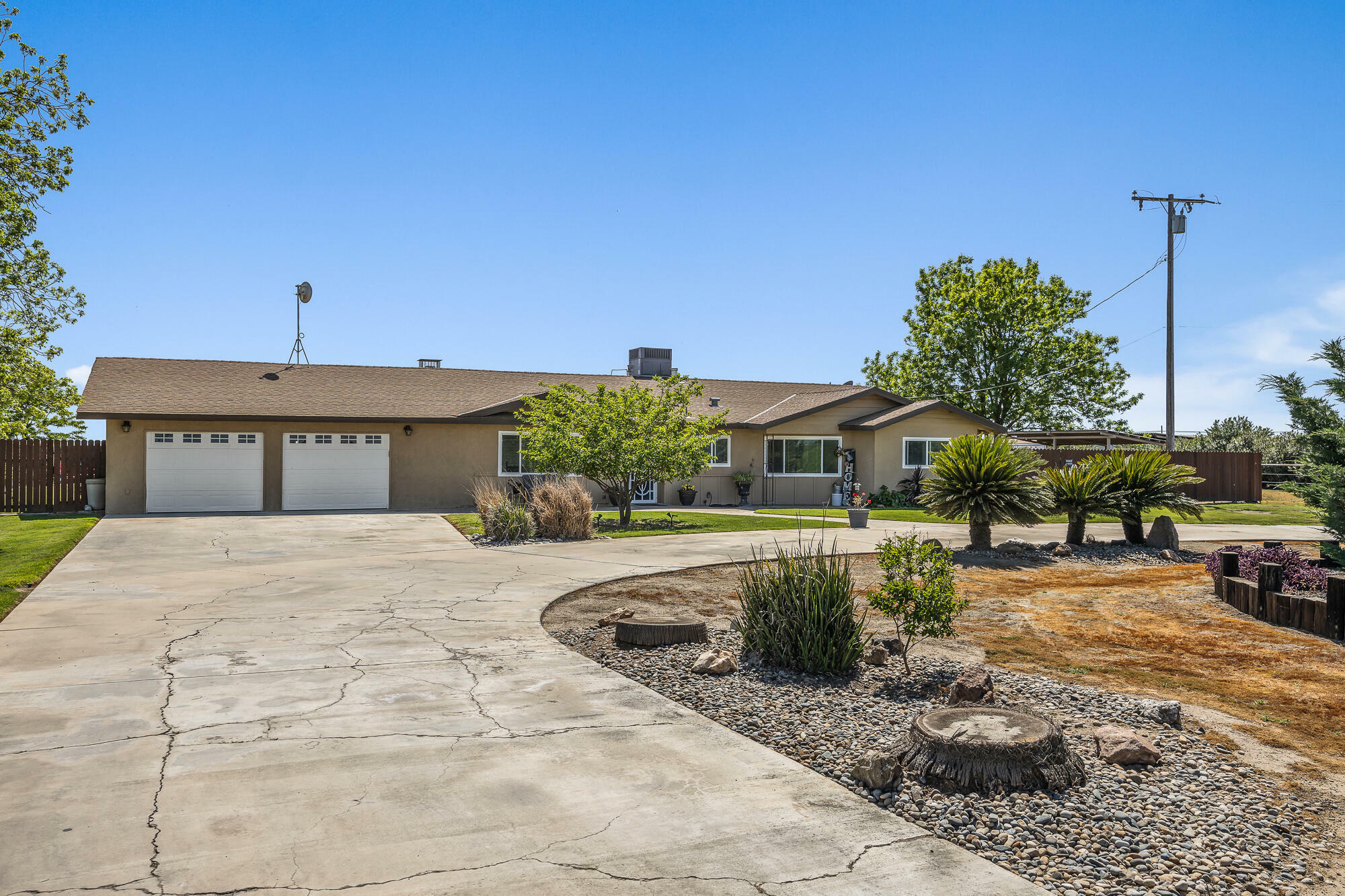 Property Photo:  3663 Avenue 228  CA 93274 
