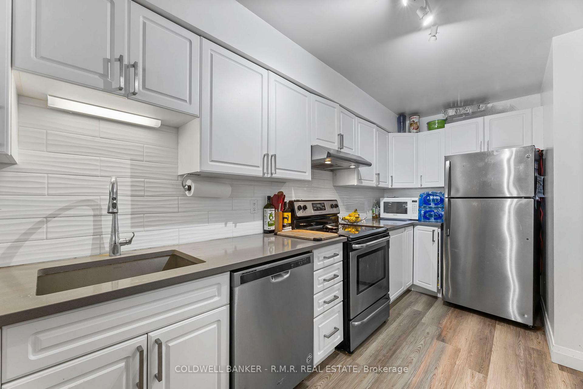 Property Photo: 41 Ash Street 301 ON L9P 1E2