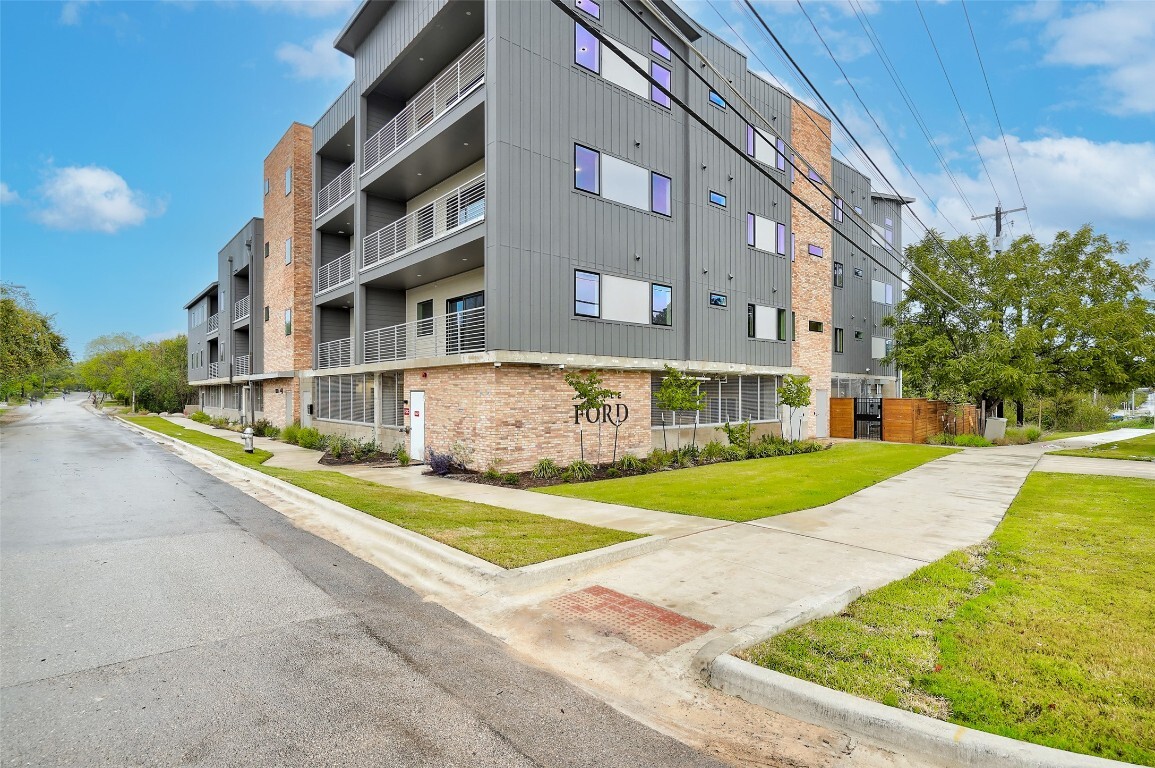 Property Photo: 100 W Mockingbird Lane 306 TX 78745