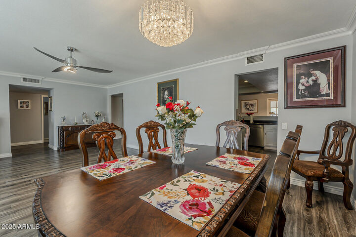 Property Photo: 9703 W Hawthorn Court AZ 85351