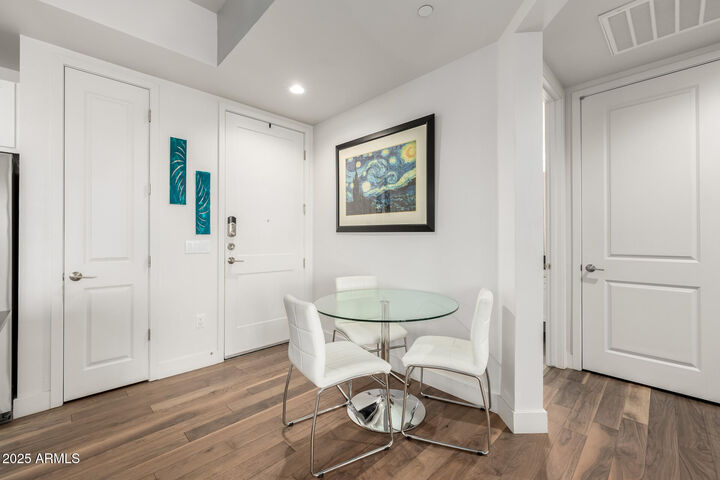 Property Photo: 3131 N Central Avenue 6010 AZ 85012