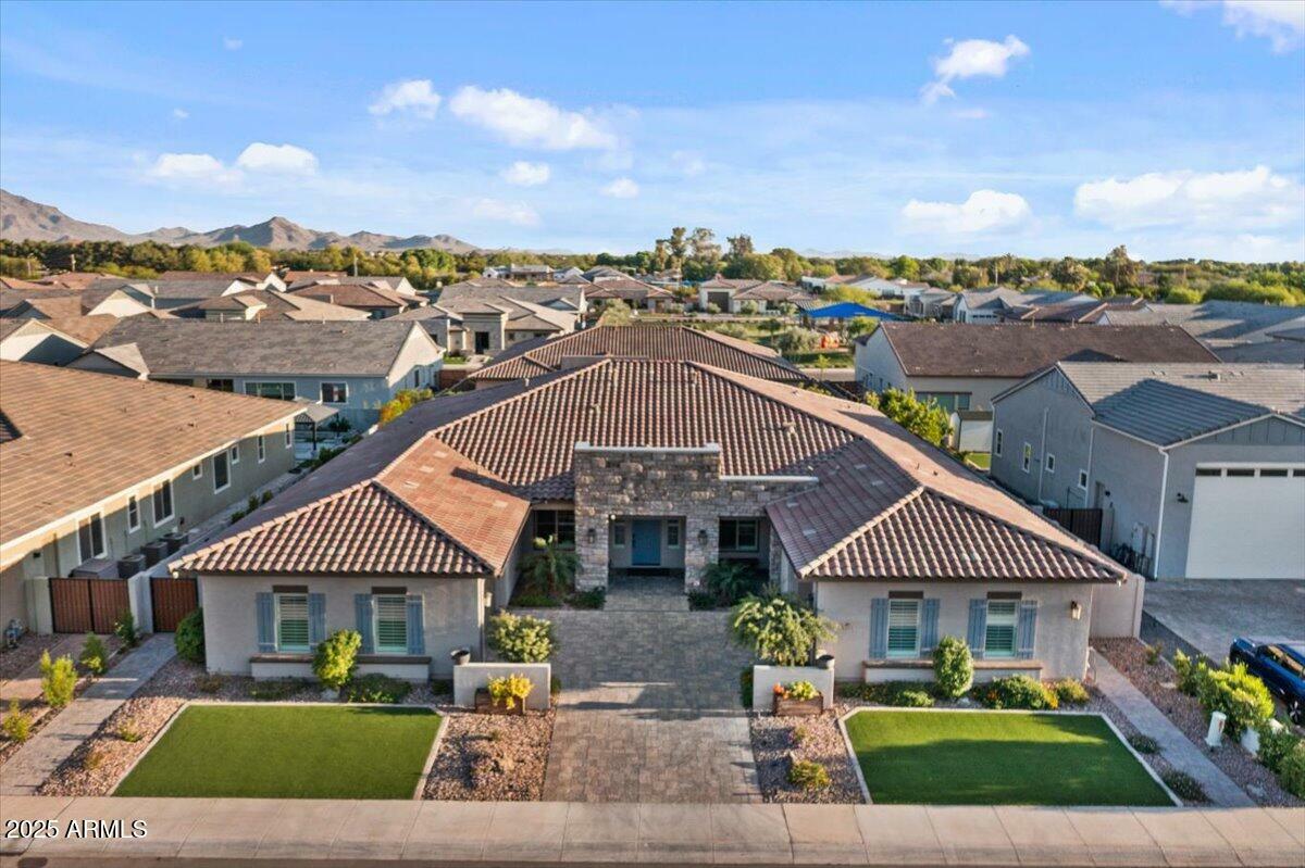 Property Photo: 1261 E Lynx Way AZ 85298