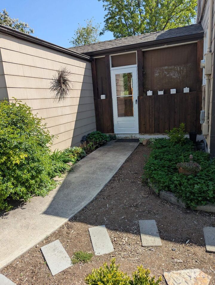 Property Photo:  102 18th Ave  ID 83501 
