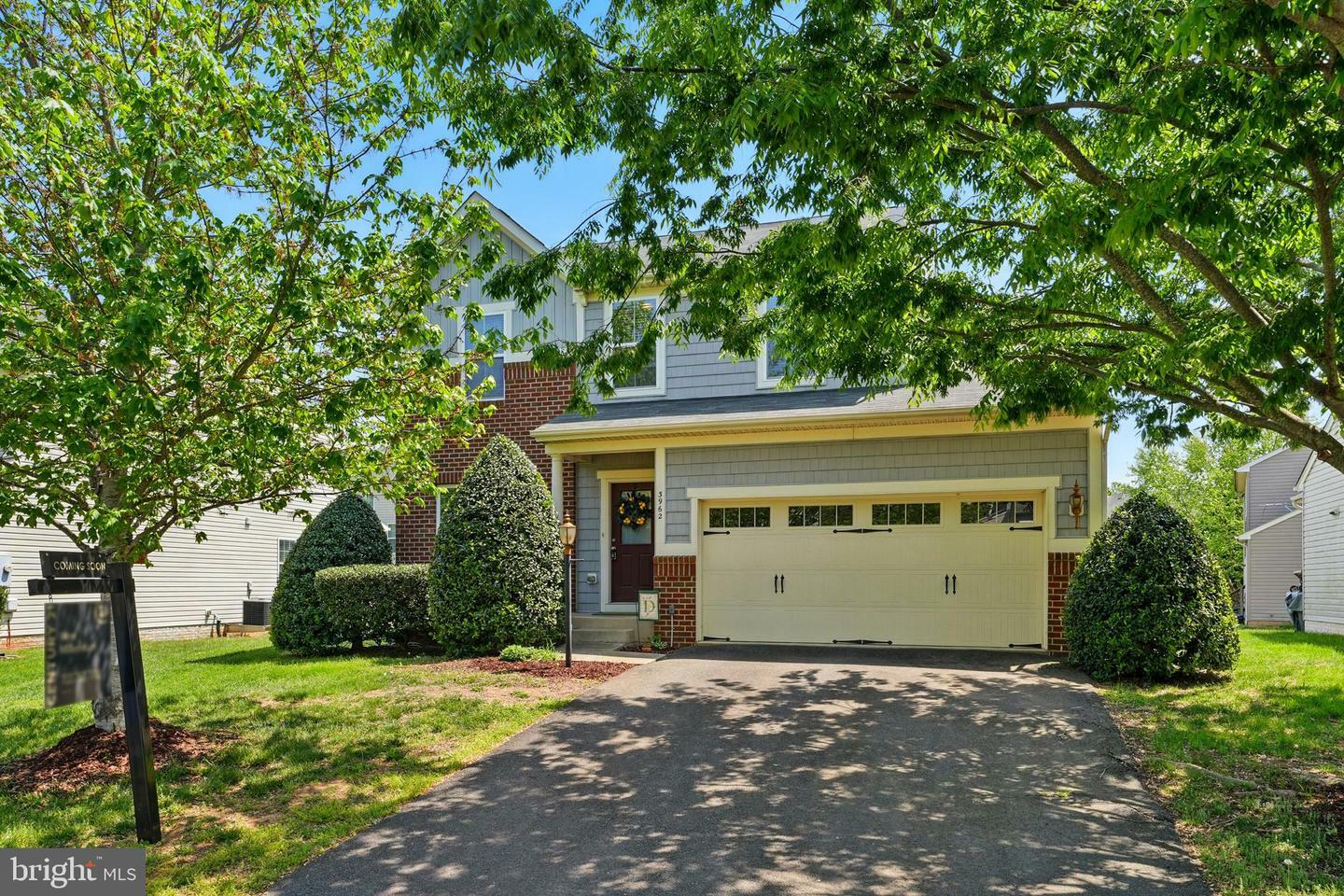 Property Photo: 3962 Lake Ashby Court VA 20187
