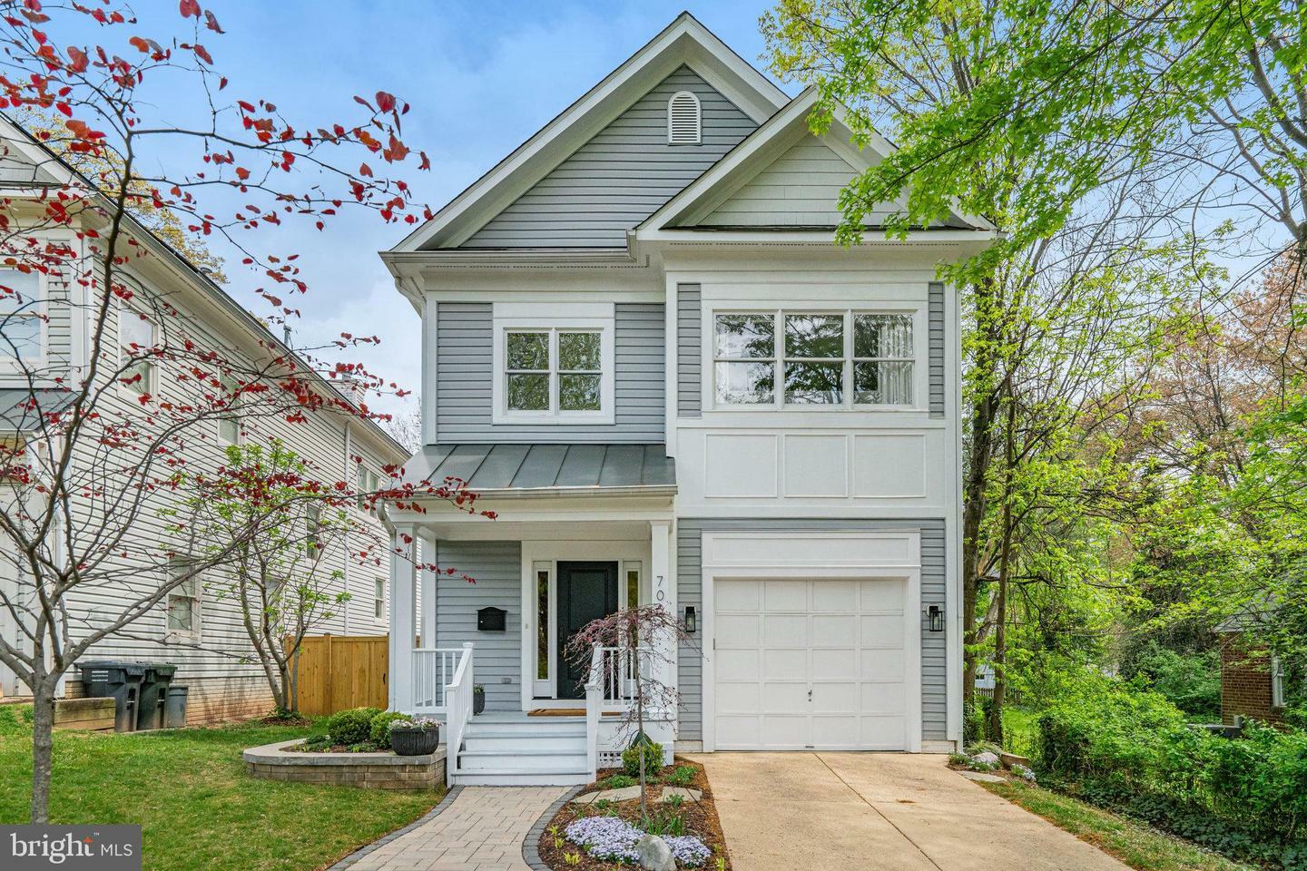 Property Photo: 706 Highland Avenue VA 22046