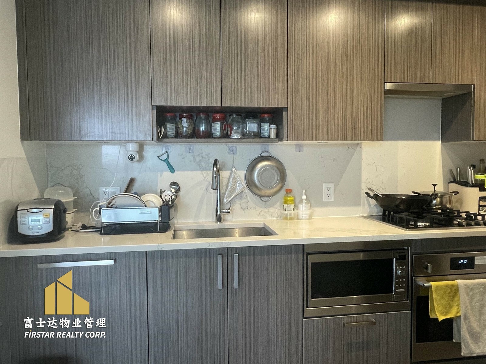 Property Photo:  13350 Central 27xx  BC V3T 0S1 