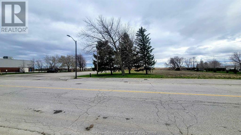 Property Photo:  7119 Tecumseh Road  ON N8T 3K4 