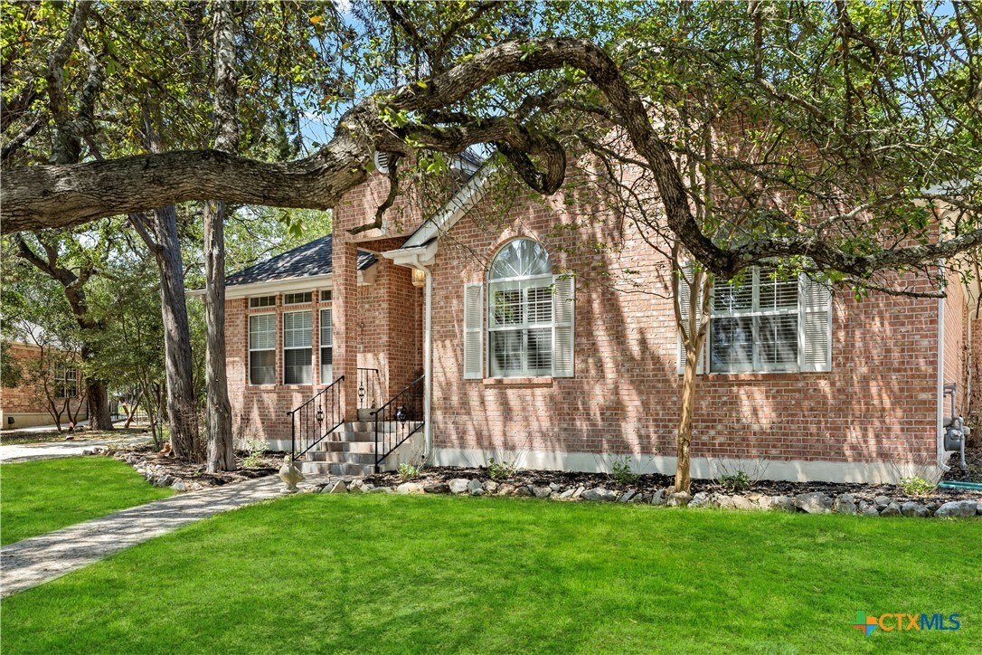 Property Photo: 628 Mission View Court TX 78130