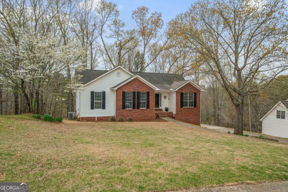 Property Photo: 5550 Chestnut Creek Lane GA 30542