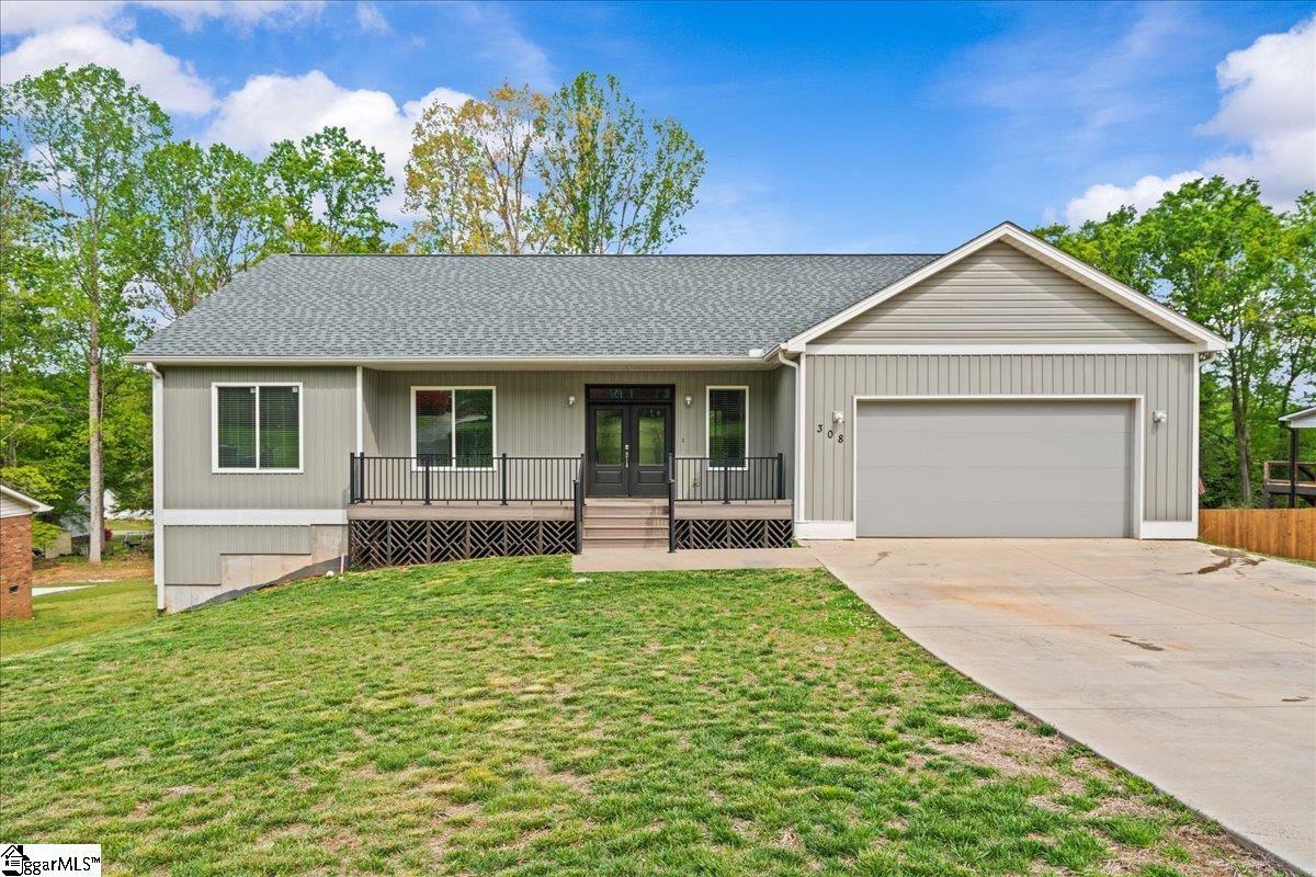 Property Photo: 308 Pineridge Drive SC 29303