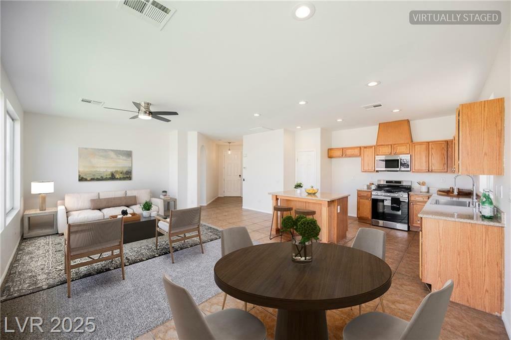 Property Photo: 909 Trinity Pond Circle NV 89002