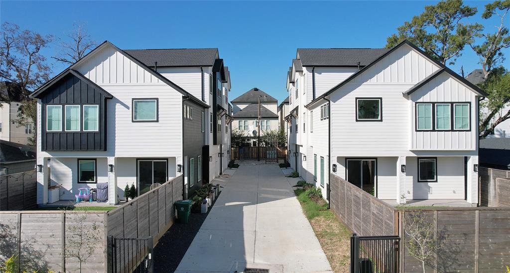 1705 Wycliffe Drive B  Houston TX 77043 photo