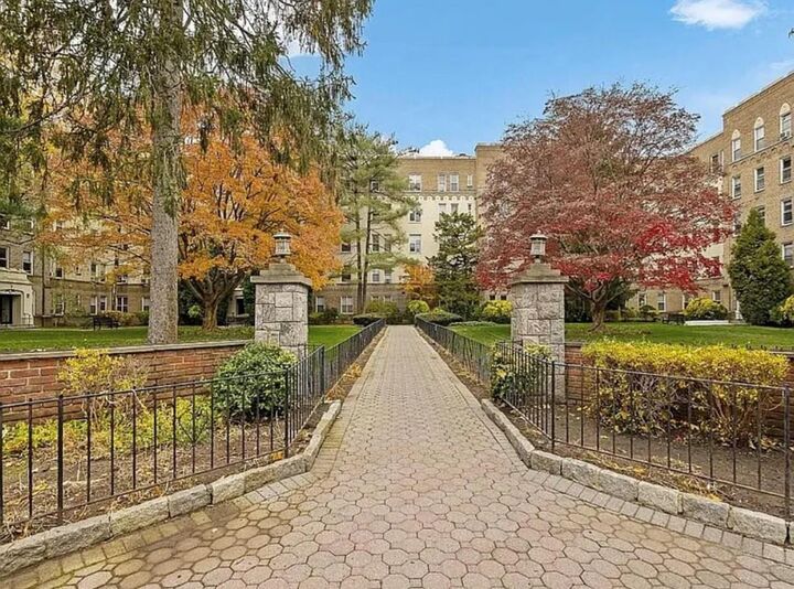 472 Gramatan Avenue Bldg. 1, Unit B4  Mount Vernon NY 10552 photo