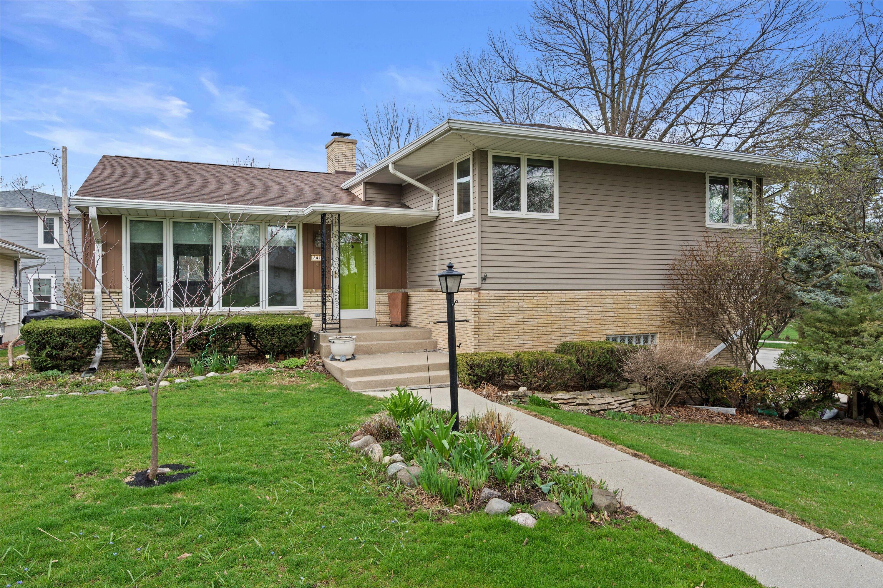 841 N 113th St  Wauwatosa WI 53226 photo
