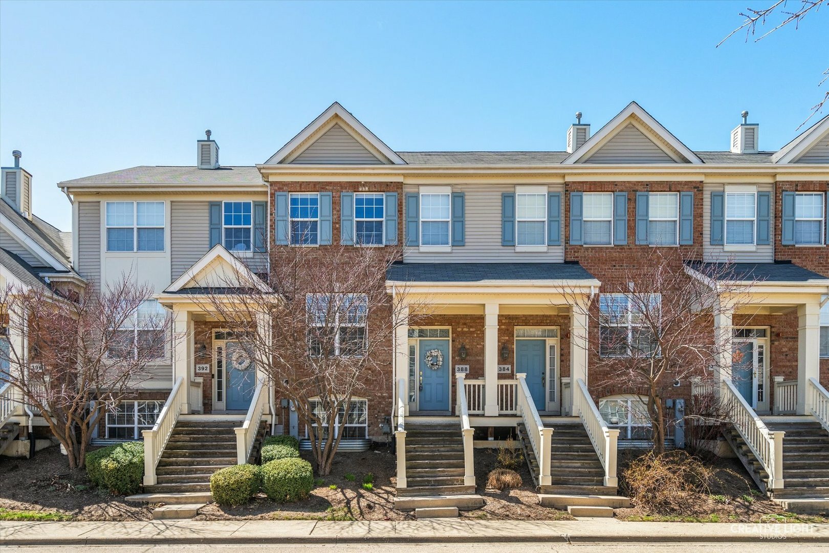 Property Photo: 388 Bradbury Lane - IL 60103