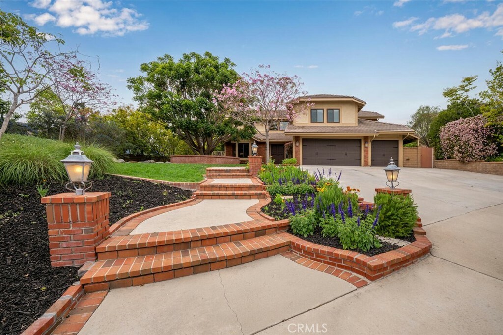 Property Photo: 4805 Via Amante CA 92886