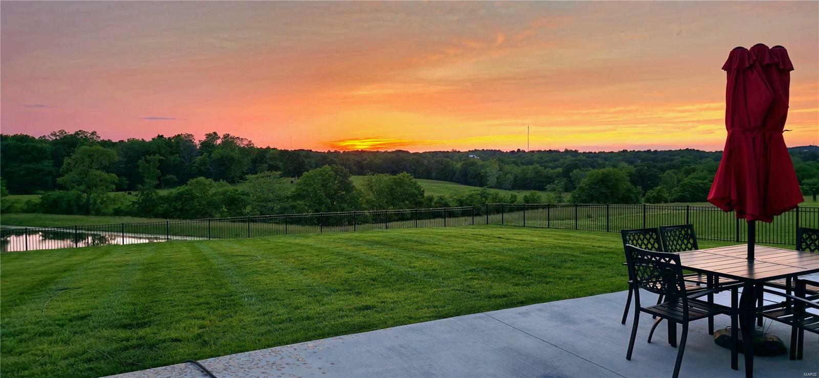 Property Photo:  303 Orange Bowl Drive  MO 63701 
